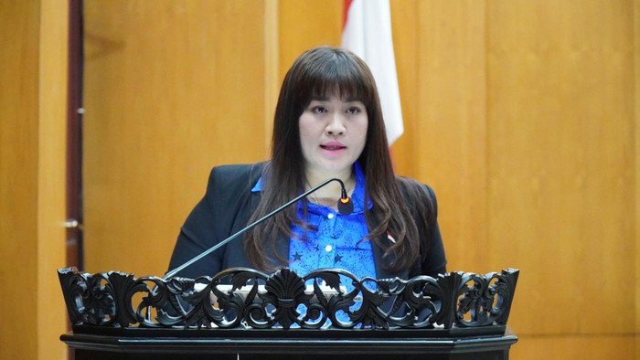 anggota komisi c dprd surabaya herlina harsono njoto 1788312158939 169